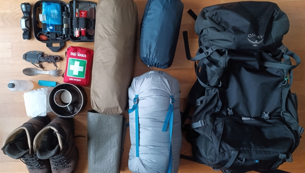 Ausrüstung für Trekkingtouren: Packliste für angehende Abenteurer